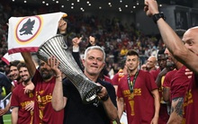 HLV Mourinho đi vào lịch sử bóng đá châu Âu
