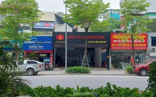 Kỳ lạ nhiều showroom bán siêu xe biếu tặng trống trơn