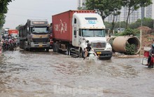 Hà Nội: Đường ngập, trạm bơm tiêu úng 4.700 tỷ đồng tê liệt