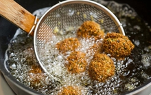 Sử dụng dầu mỡ khi chiên xào như thế nào để tránh sinh chất gây ung thư?