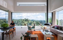 Xóa mờ ranh giới với thiên nhiên nhờ hệ cửa kính rộng lớn