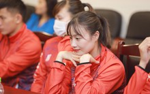 Hot girl Hoàng Thị Loan xuất hiện chiếm spotlight trong buổi lễ trao thưởng Đội tuyển nữ Việt Nam và Đội tuyển U23 Việt Nam