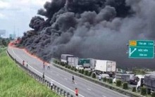 Cận cảnh hiện trường vụ hỏa hoạn kinh hoàng trên cao tốc