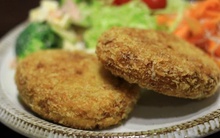 Chấp nhận chờ 30 năm để ăn bánh kẹp thịt bò Nhật Bản ngon nức tiếng