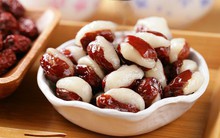 1 thói quen ăn uống "tàn phá" collagen nguy hiểm nhất mà bác sĩ da liễu khuyến cáo, phụ nữ không thay đổi làn da rất dễ nhăn nheo, chảy xệ