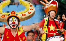 Gặp "cổ động viên số 1 Việt Nam" 20 năm làm mũ linh vật SEA Games: "Tôi đi dọc bờ hồ Hoàn Kiếm đến sân Hàng Đẫy, ai cũng ngước nhìn"