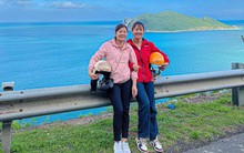 Phượt xuyên Việt bằng xe máy, cô gái bất ngờ có thêm "bạn đồng hành" ít ai nghĩ đến