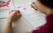 "Nữ sinh trẻ nhất đạt IELTS 9.0" gây sốt MXH bất ngờ bị tố nhận "nhầm" bảng điểm: Trung tâm tiếng Anh xin lỗi, người trong cuộc nói gì?