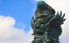 Bức tượng khổng lồ xây gần 3 thập kỷ mới hoàn thành, nằm ở vùng đất nổi tiếng mà ai cũng muốn đến một lần trong đời