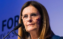 Hành trình thoát nghèo xuất sắc của ''người đàn bà thép của ngành dầu mỏ'': Từng sống giữa khu ổ chuột khét tiếng, phải đi thu gom phế liệu để có tiền mua sách, đấu tranh từng ngày để sống