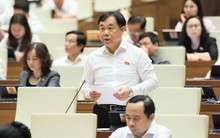 Sau 'cơn bão' Việt Á, y tế chao đảo