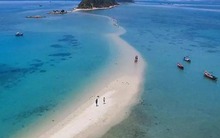 Việt Nam có con đường xuyên biển thoắt ẩn thoắt hiện dù đẹp mê ly, du khách muốn trải nghiệm còn tuỳ vào duyên số