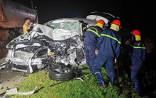 Xe 7 chỗ chưa kịp gắn biển số bị tai nạn, 2 người chết