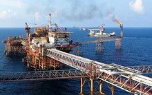 Tránh những cú sốc lớn về dầu khí