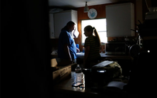 Người dân thế giới quay cuồng trong "bão giá"