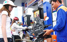 Người tiêu dùng mong bỏ thuế TTÐB với xăng dầu, sao Bộ Tài chính chần chừ?