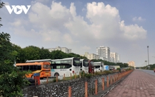 Giá xăng tăng cao, doanh nghiệp vận tải không thể tăng giá cước