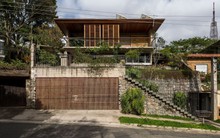 Tận dụng kết cấu nhà cũ thiết lập không gian nhà vườn hiện đại