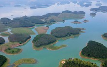 Ngắm vẻ đẹp 'Vịnh Hạ Long trên núi' của đại ngàn Tây Bắc từ trên cao