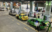 Xăng dầu đắt đỏ, doanh nghiệp taxi “níu chân” tài xế