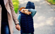 Những đứa trẻ tự ti đều do cha mẹ có tính cách như thế này đây!