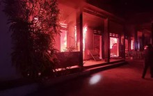 Trụ sở UBND xã ở Quảng Nam cháy ngùn ngụt