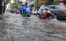 Đầu tư hàng trăm tỷ đồng, đường ở TPHCM vẫn ngập