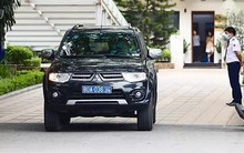 Xe biển xanh 80A xuất hiện trước nhà ông Nguyễn Thanh Long