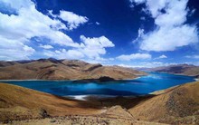 Yamdrok - hồ nổi tiếng nhất Tây Tạng có trữ lượng cá cả triệu tấn nhưng không ai dám ăn, lý do khiến nhiều người bất ngờ