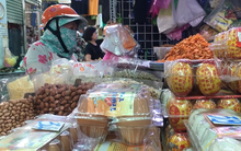 Giá trứng tăng vọt, tiểu thương dè dặt nhập hàng