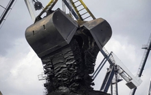 Ukraine dừng xuất khẩu than đá và khí đốt