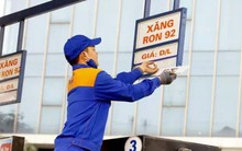 Giá xăng lần đầu giảm sau gần 3 tháng