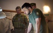 Động thái bất ngờ của Tổng thống Ukraine giữa lúc nóng bỏng