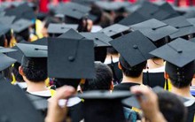 Tại sao các nhà máy Trung Quốc lại đòi công nhân có bằng đại học?