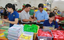 Ồ ạt rút BHXH một lần: Có nên áp đặt tuổi nghỉ hưu?