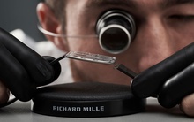 Đồng hồ Richard Mille mỏng nhất thế giới giá 1,8 triệu USD