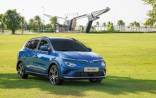 VinFast bán 2.490 xe trong tháng 6, VF e34 lập kỷ lục với gần 800 xe giao tới khách hàng