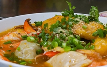 Quán bánh canh cua trong hẻm sâu bị tố "chặt" khách 700k/tô: 20 năm trước đã bán 300k rồi