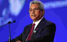 Vừa đến Singapore, Tổng thống Sri Lanka từ chức