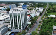 Diễn biến nóng vụ đường bị "nắn cong" để qua đất 20 cán bộ