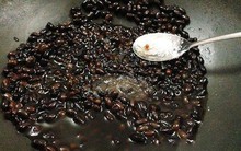 Ăn đậu đen vứt bỏ phần này thì đừng mong tăng sinh collagen, kéo dài tuổi thọ!