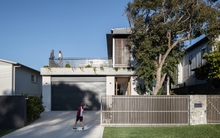 Nhà ven biển xóa mờ ranh giới giữa thiên nhiên và không gian sinh hoạt