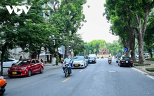 Giao thông lộn xộn những ngày đầu phân luồng 2 chiều phố Quang Trung, Hà Nội