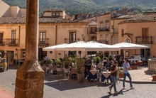 Đồng euro ngang giá USD, dân Mỹ 'kéo nhau' sang châu Âu mua nhà và hiện thực hóa giấc mơ nghỉ hưu