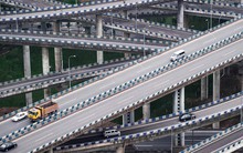 Ngắm nút giao cầu vượt dày đặc như đan cửi ở Trung Quốc đến nỗi GPS cũng phải chịu thua