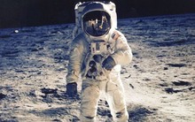 Dùng bút kích hoạt động cơ hỏng trên tàu vũ trụ, về sau phi hành gia bán với giá 46,8 tỷ đồng