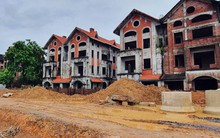 Cảnh nhếch nhác, hoang tàn ở những khu biệt thự 'triệu đô' phía Tây Hà Nội