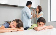 Cha mẹ dù giận nhau đến mấy cũng không nên nói 6 điều này trước mặt con: Gây tổn thương, ảnh hưởng đến tâm lý của bé