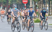 Đạp xe đi làm, không lo xăng tăng giá