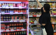 Giới trẻ Hàn đua nhau thực hiện "thử thách không tiêu tiền'' đến mức tự cô lập bản thân